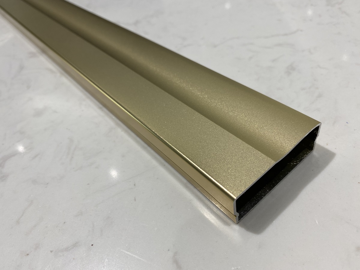 噴細(xì)砂拋光青鈦金色